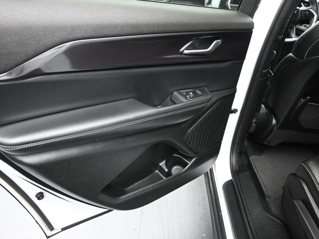 used 2023 Jeep Grand Cherokee L car, priced at $27,975