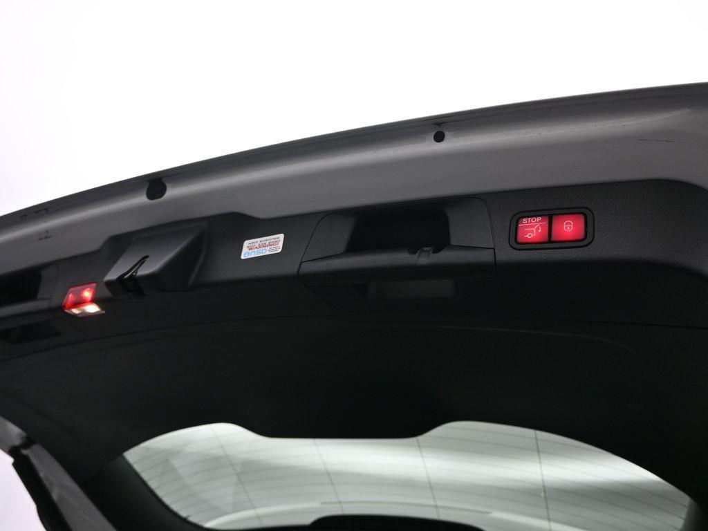 used 2022 Mercedes-Benz GLB 250 car, priced at $25,936