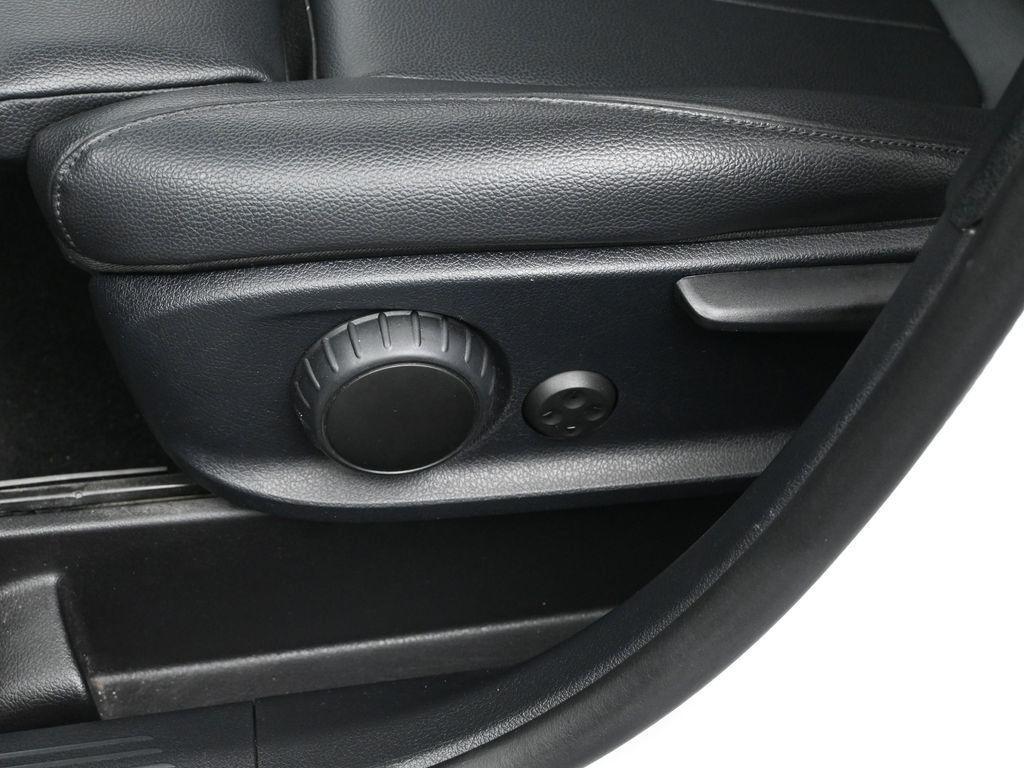 used 2022 Mercedes-Benz GLB 250 car, priced at $25,936