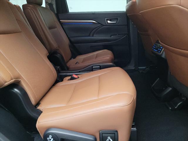 used 2019 Toyota Highlander Hybrid car, priced at $28,695