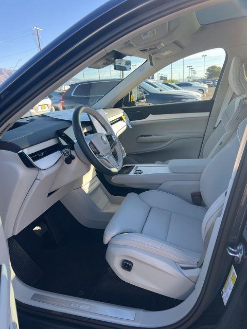 new 2025 Volvo EX90 car, priced at $83,325