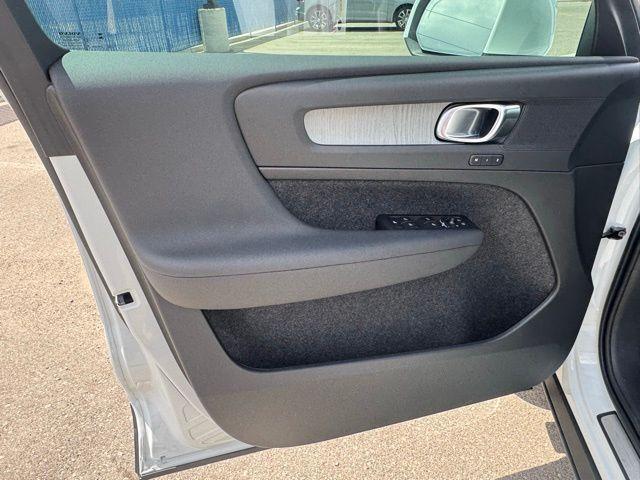new 2025 Volvo XC40 car, priced at $45,715