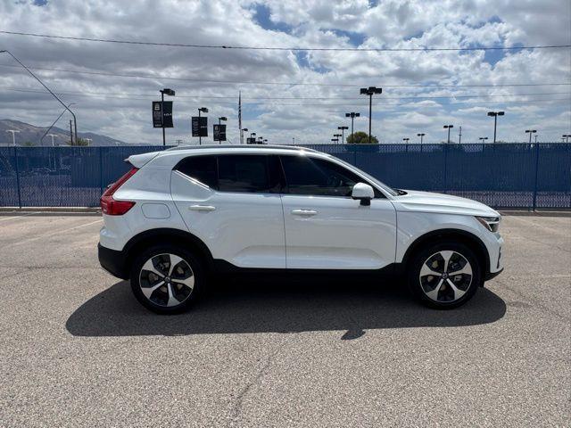 new 2025 Volvo XC40 car, priced at $45,715