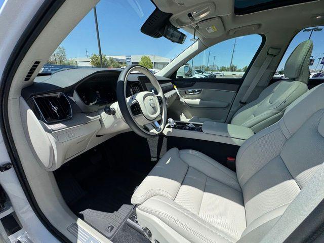 new 2025 Volvo XC90 car, priced at $71,040