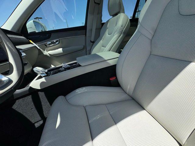 new 2025 Volvo XC90 car, priced at $71,040