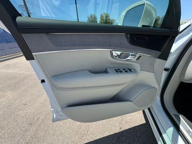 new 2025 Volvo XC90 car, priced at $71,040