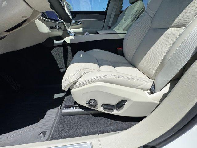 new 2025 Volvo XC90 car, priced at $71,040