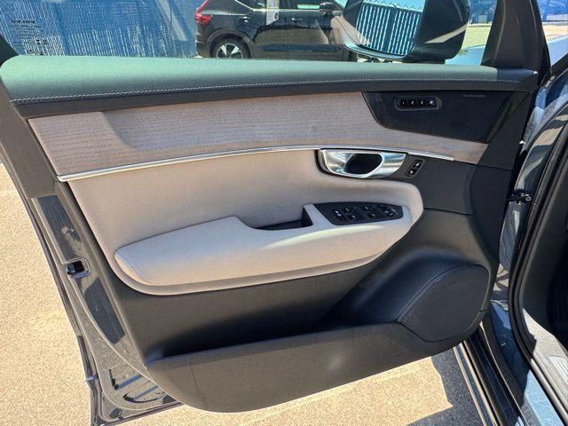 new 2025 Volvo XC90 car, priced at $71,940
