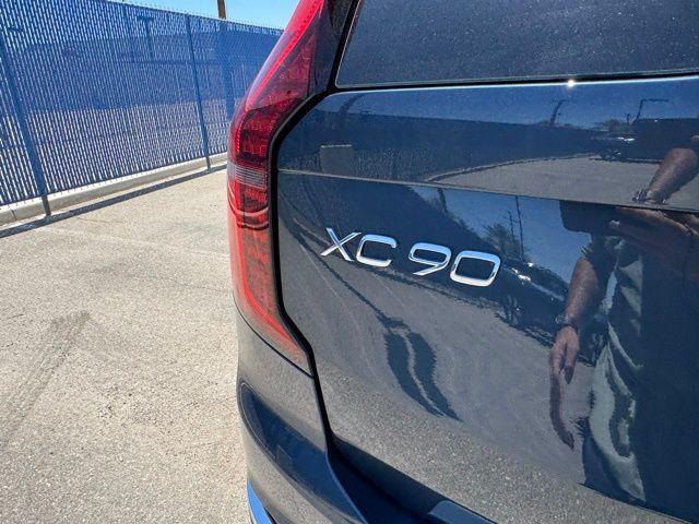 new 2025 Volvo XC90 car, priced at $71,940