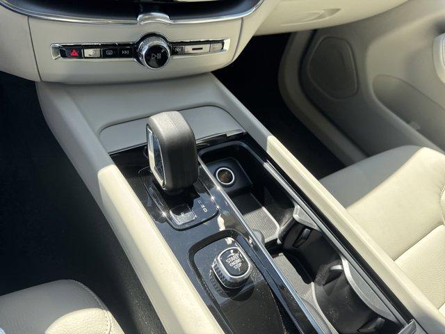 new 2025 Volvo XC60 car, priced at $49,471
