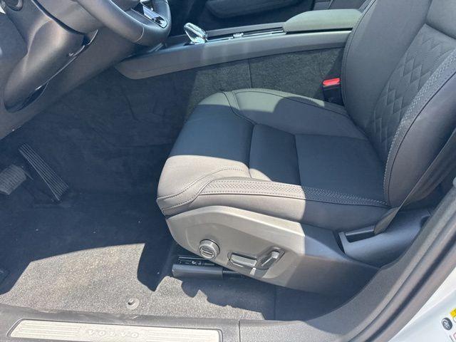 new 2026 Volvo XC60 car, priced at $52,370