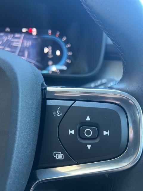 new 2025 Volvo XC40 car, priced at $44,995