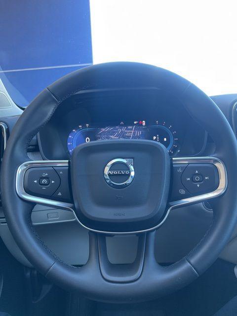 new 2025 Volvo XC40 car, priced at $44,995