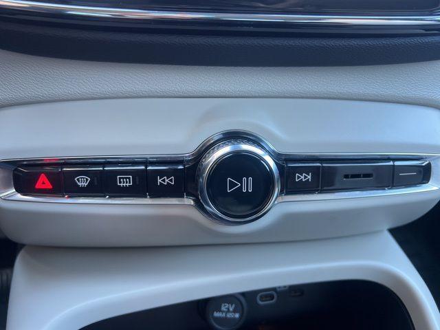 new 2025 Volvo XC40 car, priced at $44,995