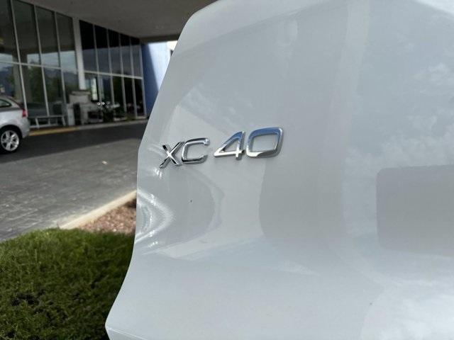 new 2025 Volvo XC40 car, priced at $47,296