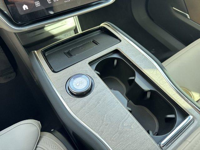 new 2025 Volvo EX90 car, priced at $81,290