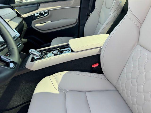 new 2026 Volvo XC90 Plug-In Hybrid car, priced at $84,655