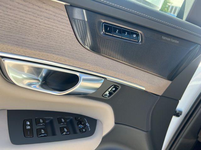 new 2026 Volvo XC90 car, priced at $75,155