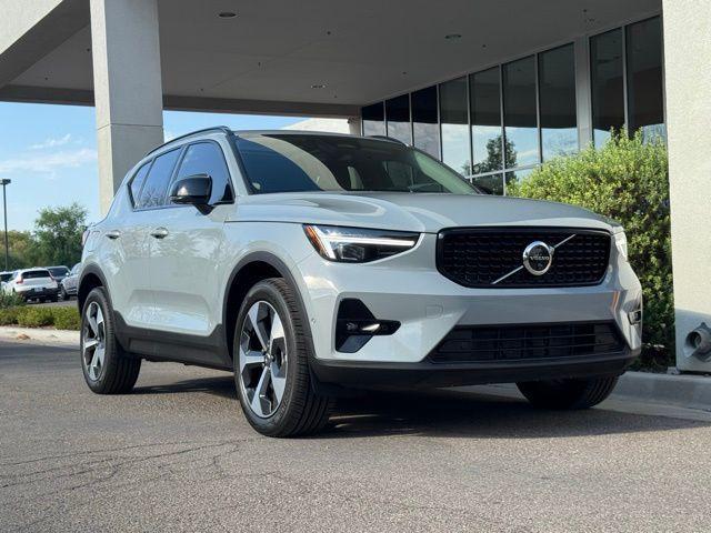 new 2025 Volvo XC40 car, priced at $42,517