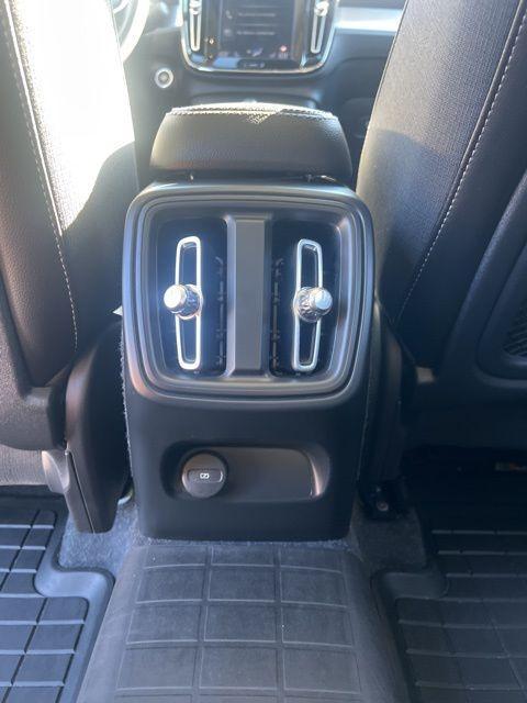 used 2020 Volvo XC40 car, priced at $21,995