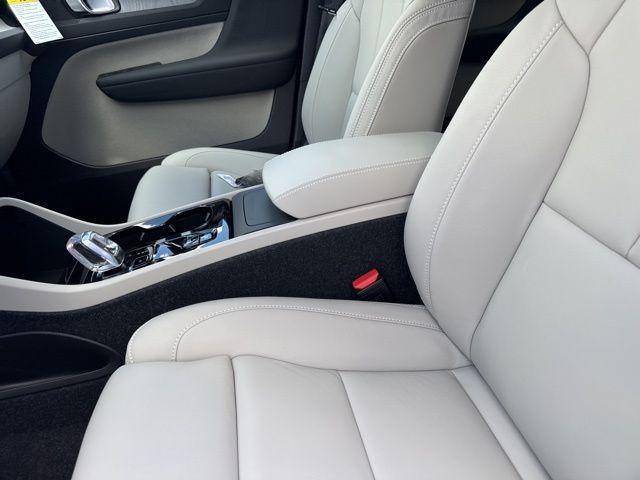 new 2026 Volvo XC40 car, priced at $49,147