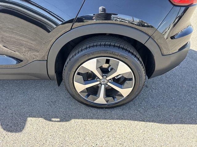 new 2025 Volvo XC40 car, priced at $44,996