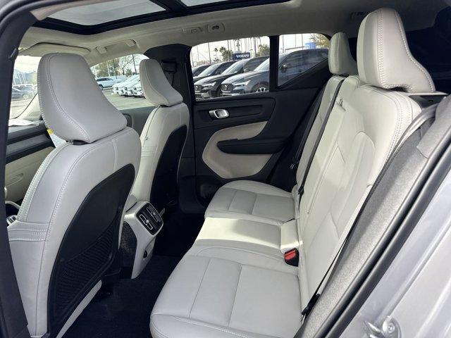 new 2025 Volvo XC40 car, priced at $49,271