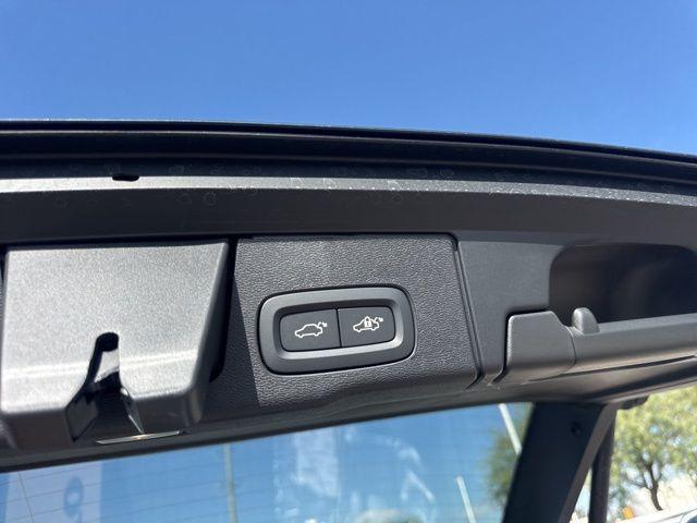 new 2026 Volvo XC60 car, priced at $59,080