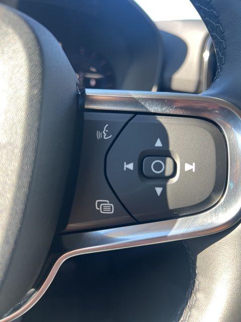 new 2025 Volvo XC40 car, priced at $39,995