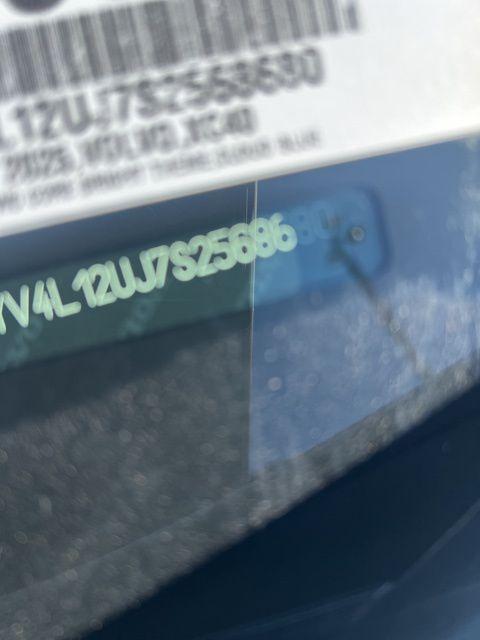 new 2025 Volvo XC40 car, priced at $39,995