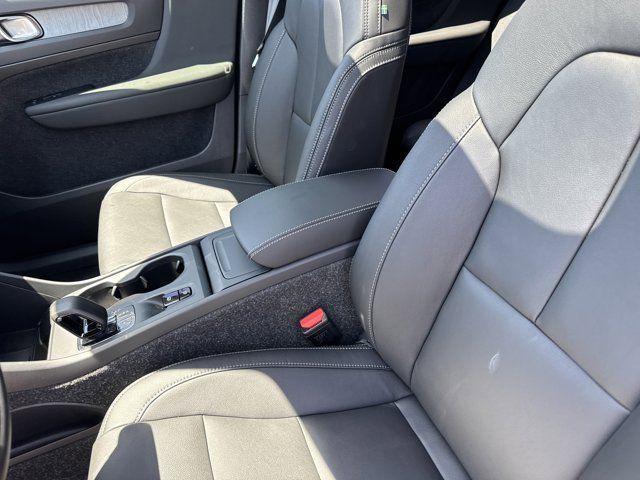 new 2025 Volvo XC40 car, priced at $45,466