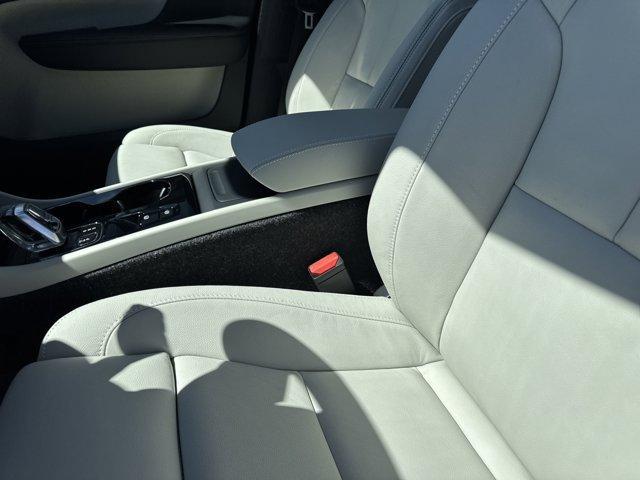 new 2025 Volvo XC40 car, priced at $51,661