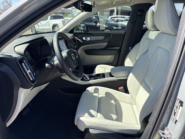 new 2025 Volvo XC40 car, priced at $51,661