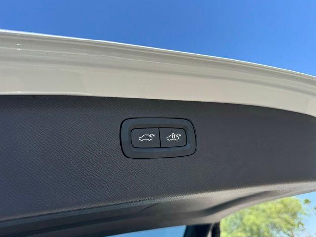 new 2026 Volvo XC90 car, priced at $80,238