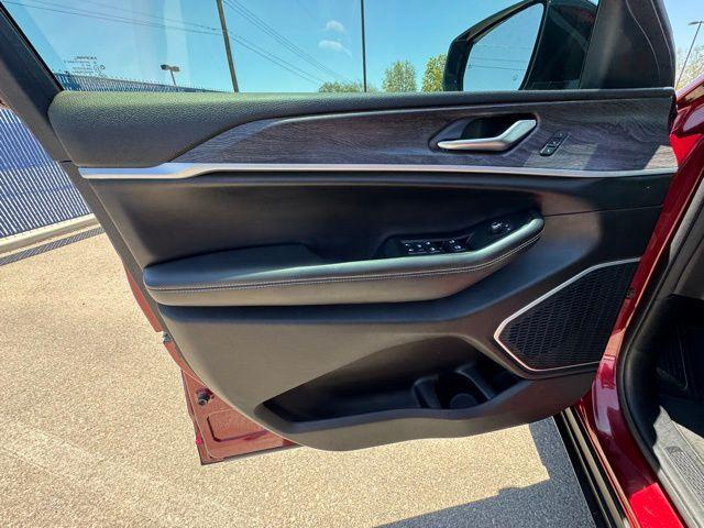 used 2021 Jeep Grand Cherokee L car, priced at $28,497