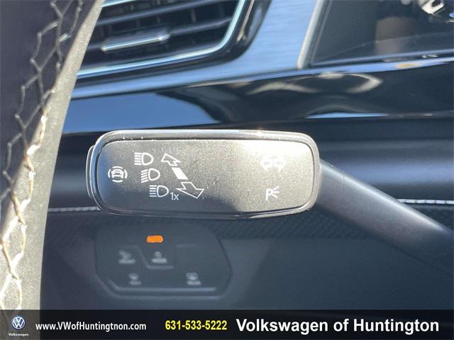 used 2025 Volkswagen Atlas Cross Sport car