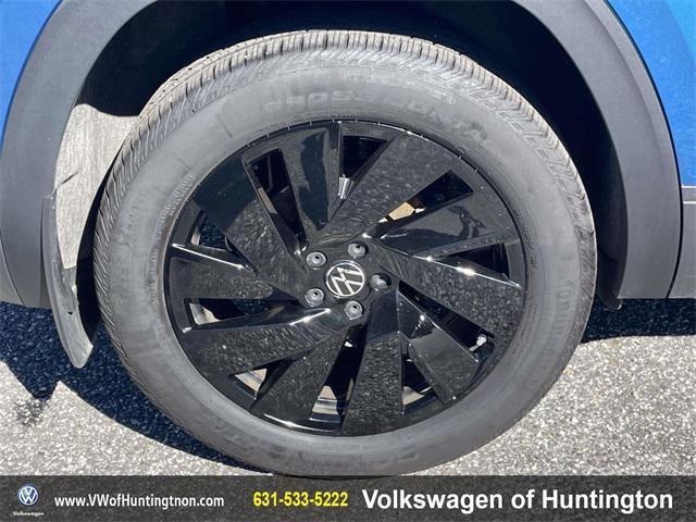 used 2025 Volkswagen Atlas Cross Sport car