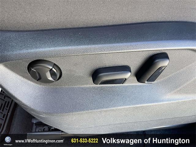 used 2025 Volkswagen Atlas Cross Sport car