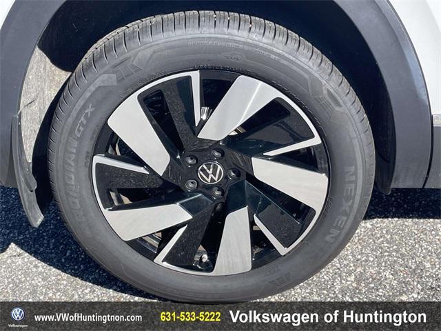 used 2025 Volkswagen Atlas Cross Sport car