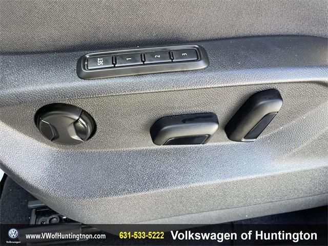 used 2025 Volkswagen Atlas Cross Sport car