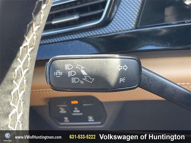 used 2025 Volkswagen Atlas Cross Sport car