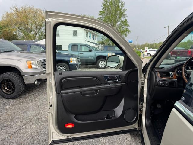 used 2014 Cadillac Escalade ESV car, priced at $15,990