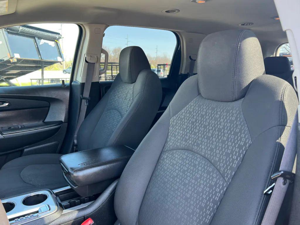 used 2009 GMC Acadia car, priced at $5,990