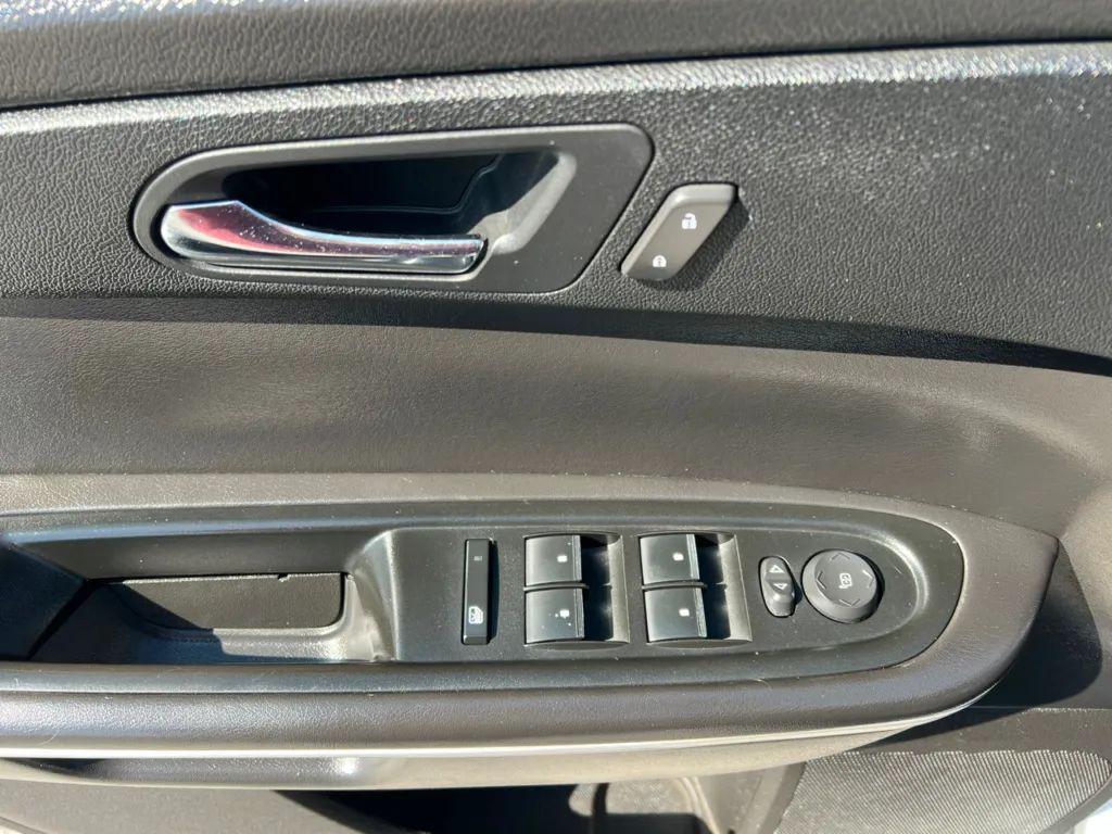 used 2009 GMC Acadia car, priced at $5,990