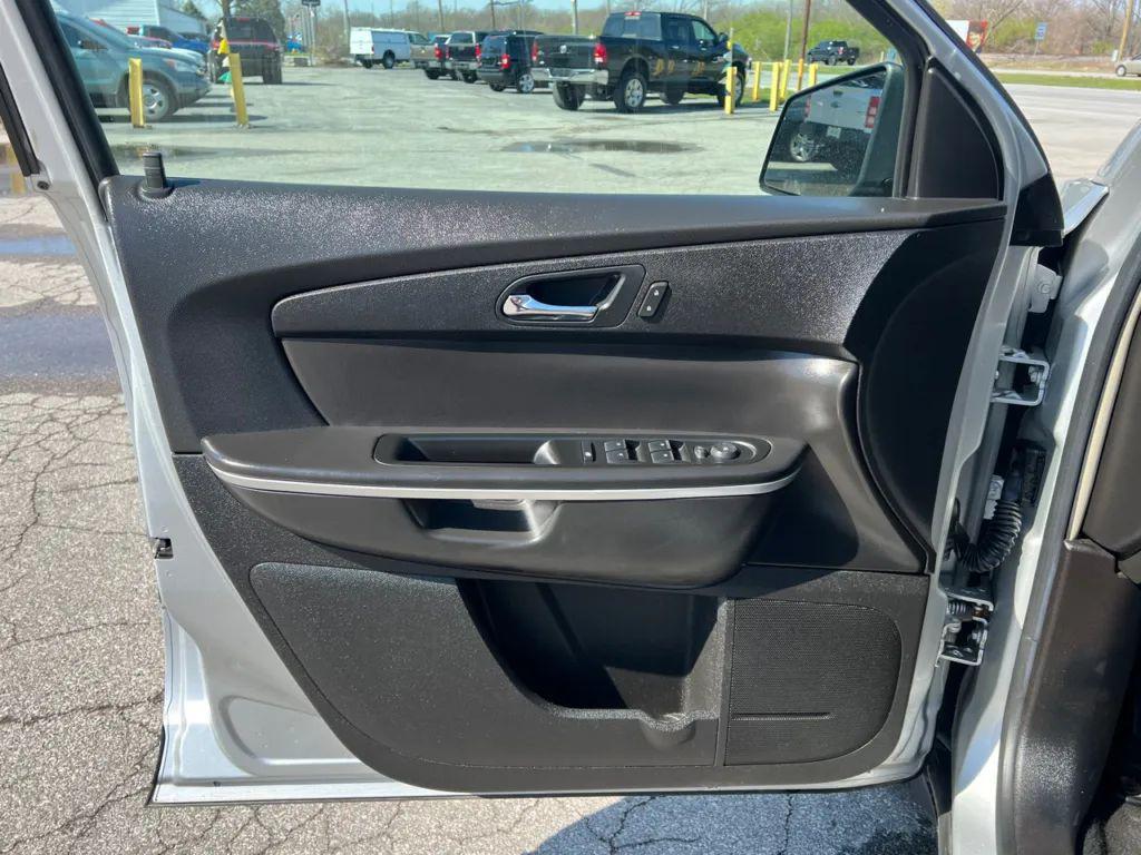 used 2009 GMC Acadia car, priced at $5,990