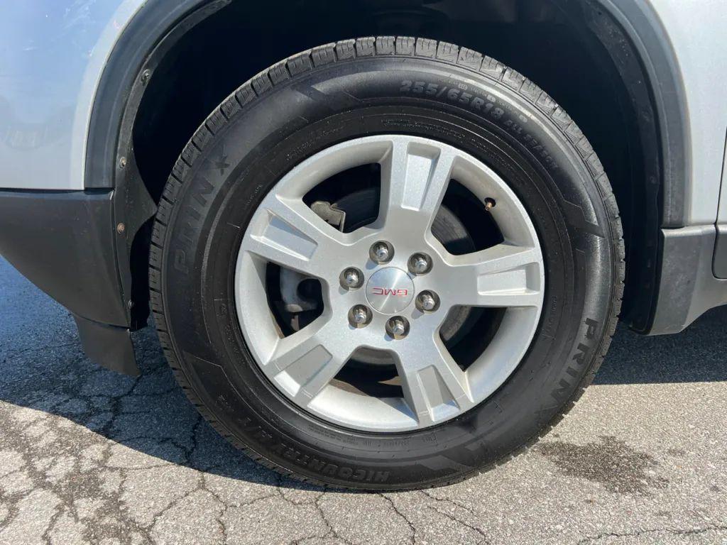 used 2009 GMC Acadia car, priced at $5,990