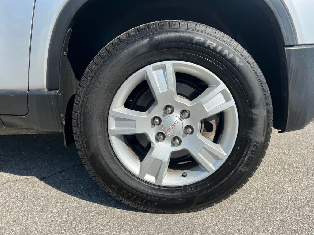 used 2009 GMC Acadia car, priced at $5,990