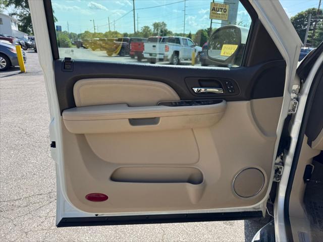 used 2009 GMC Yukon car, priced at $12,990