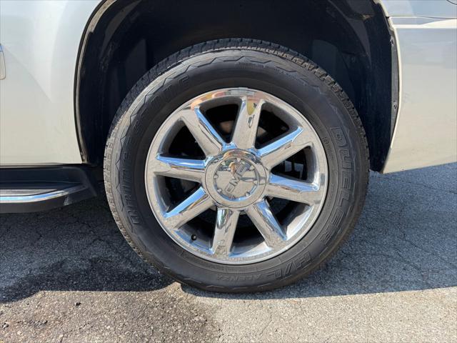 used 2009 GMC Yukon car, priced at $12,990