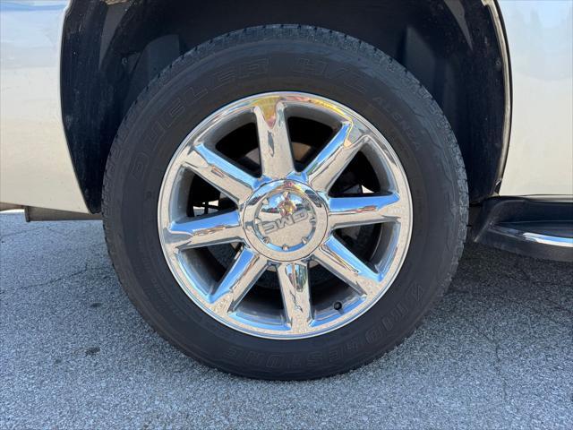 used 2009 GMC Yukon car, priced at $12,990